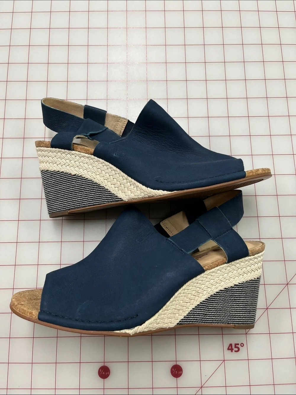 CLARKS 